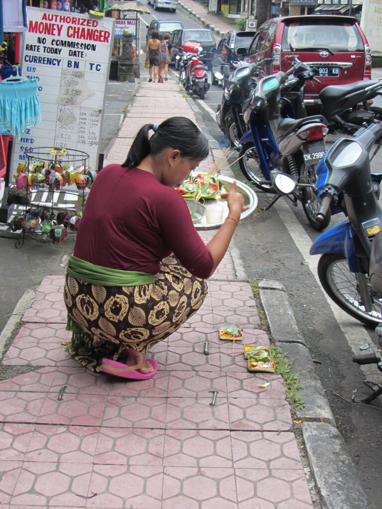 Balinese dance; photo C.Houlbrook